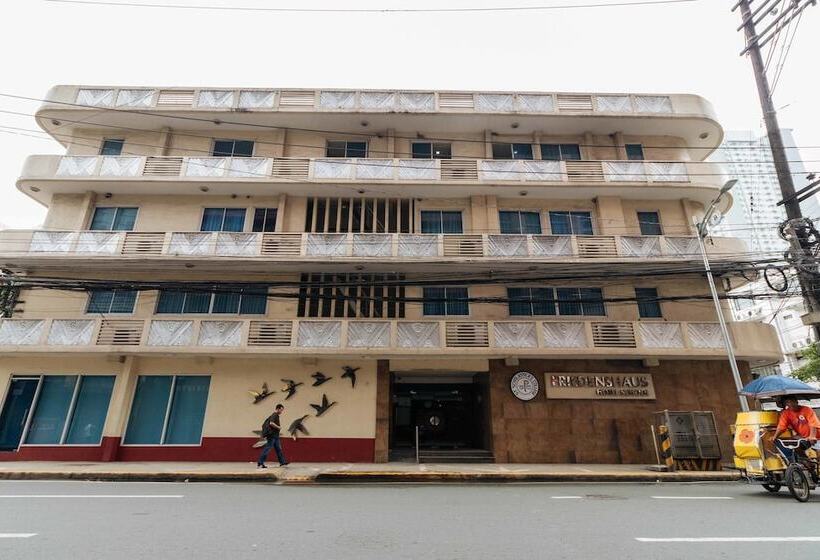 Fotos del hotel Reddoorz Plus Near Vito Cruz Manila:  2