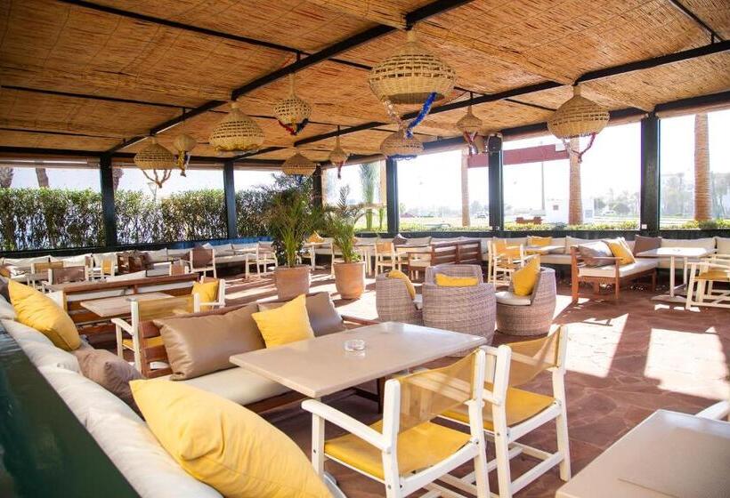 Fotos del hotel Borjs Hotel Suites & Spa:  15