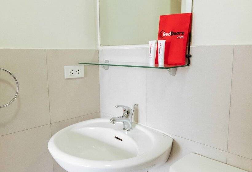 Fotos del hotel Reddoorz Plus Near Capitol Commons:  5