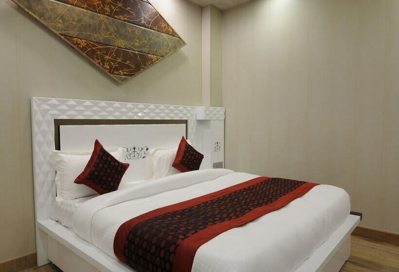 Fotos del hotel Capital O 12148 Flyover Inn:  9