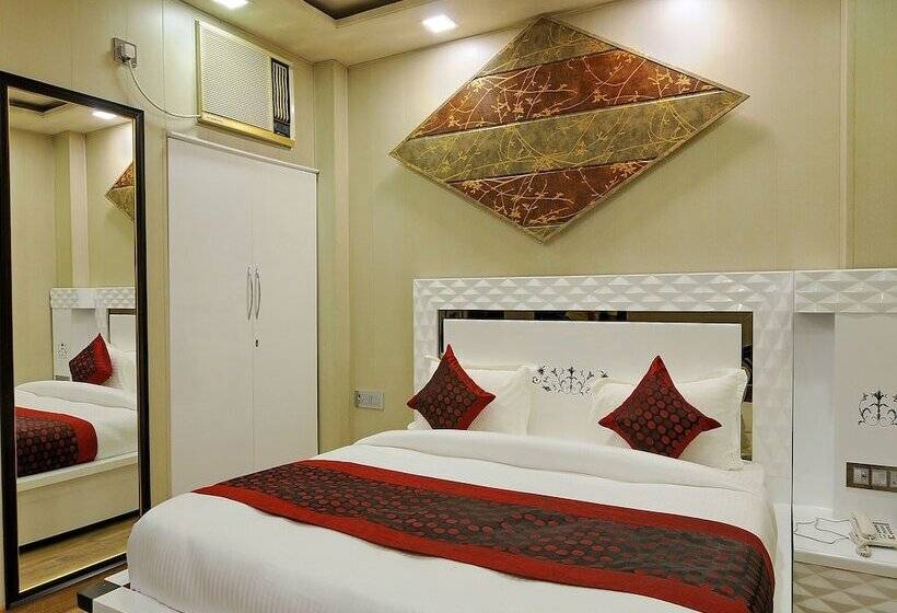 Fotos del hotel Capital O 12148 Flyover Inn:  11