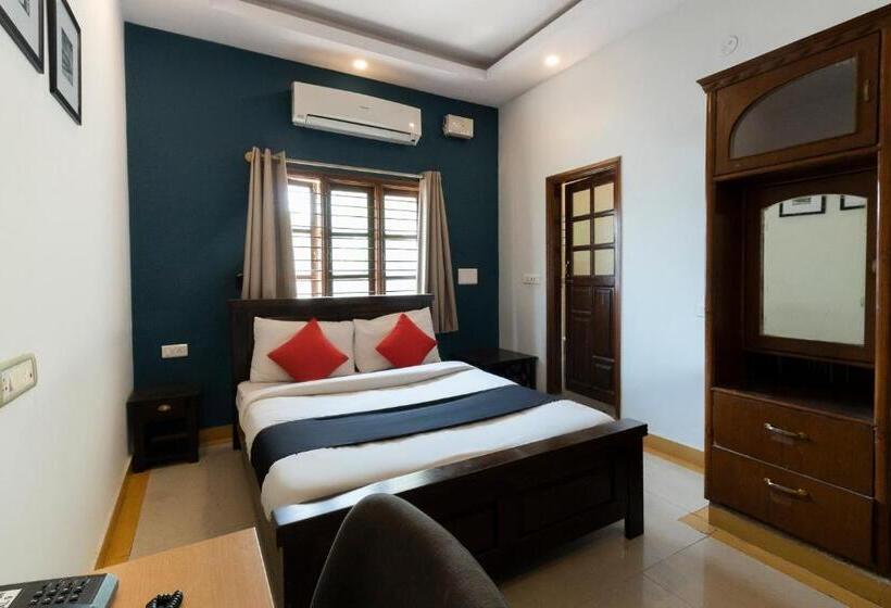 Fotos del hotel Capital O 70156 Victorian Comforts:  15