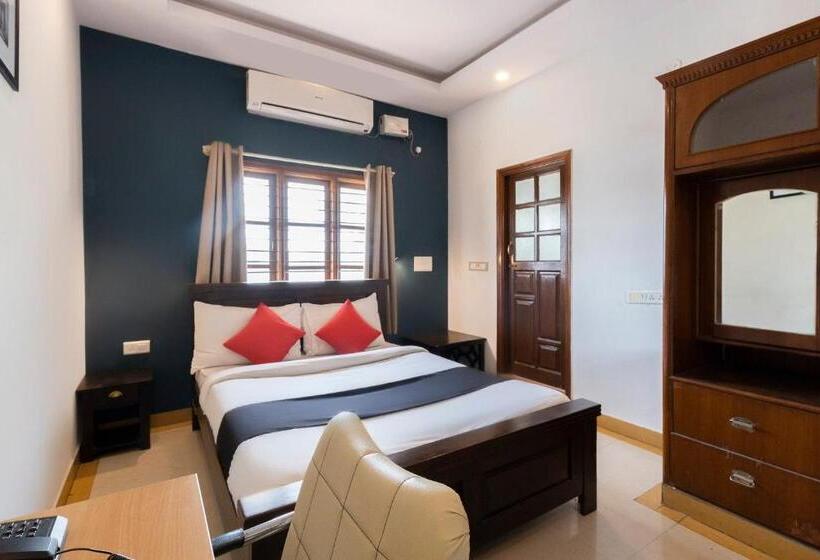 Fotos del hotel Capital O 70156 Victorian Comforts:  16