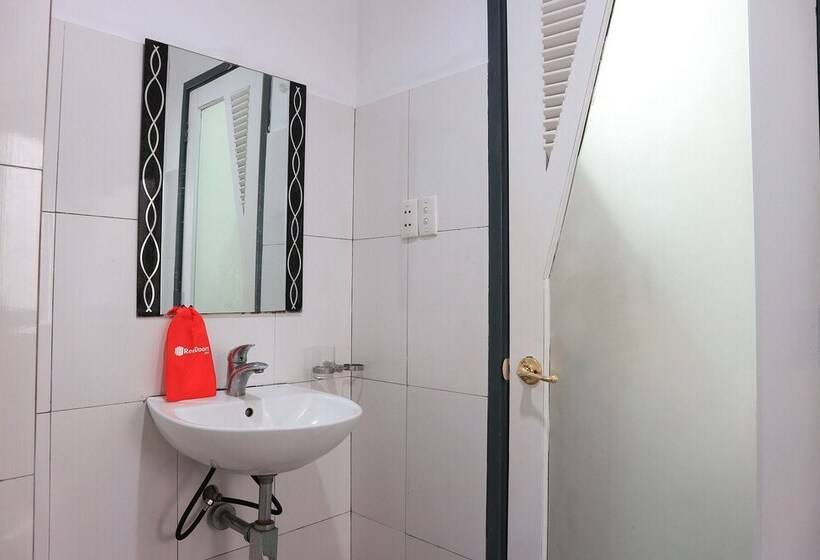 Fotos del hotel Reddoorz Near Gia Dinh Church:  2