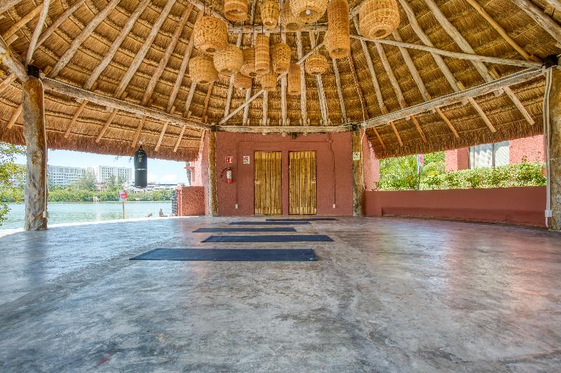 Fotos del hotel Selina Cancun Laguna  Zone:  9