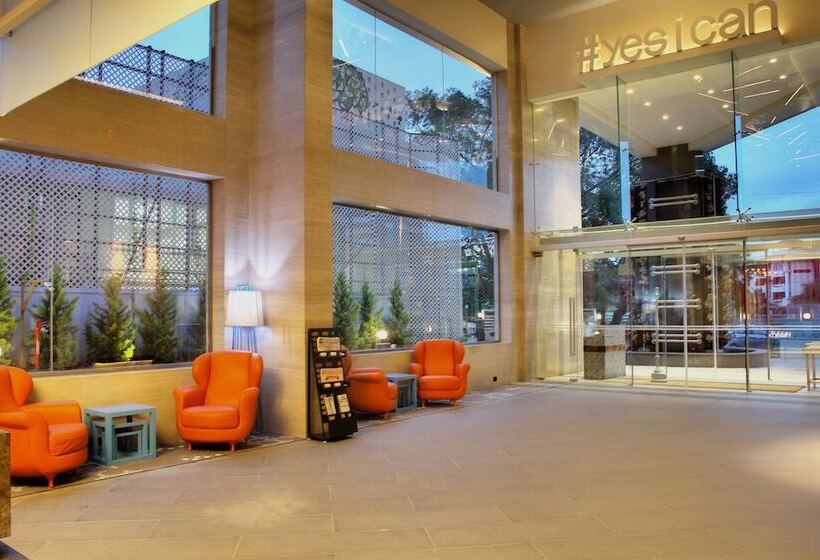 Radisson Bengaluru City Center