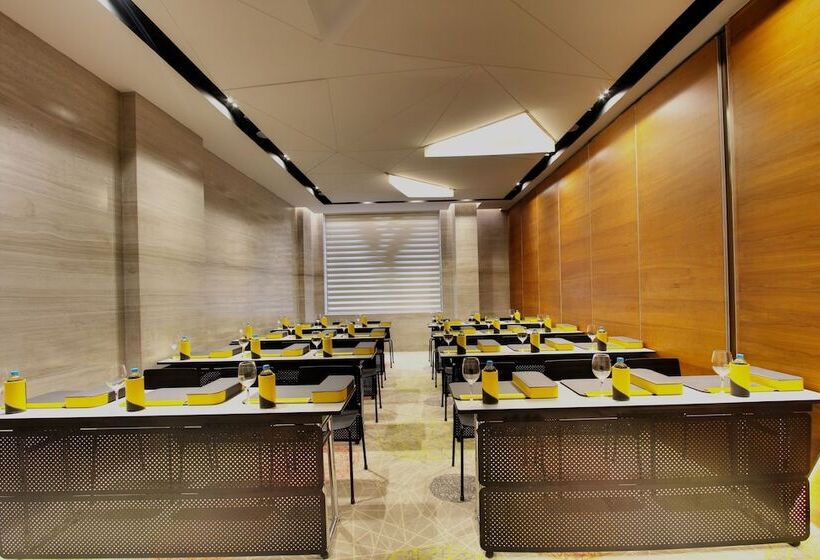 Fotos del hotel Radisson Bengaluru City Center:  6