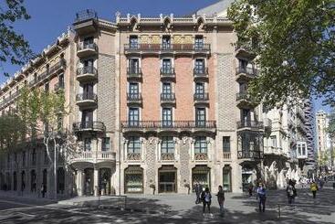 Monument - Barcelona