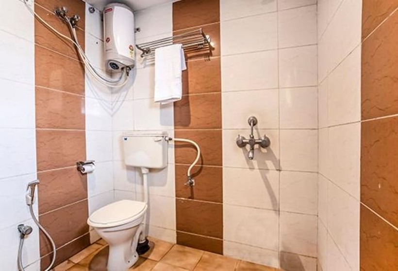 Fotos del hotel Fab Royal Residency Ii:  11