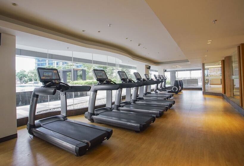 Fotos del hotel Four Points By Sheraton Surabaya, Pakuwon Indah:  2