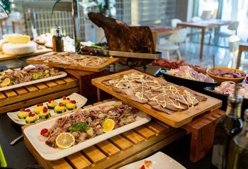 Fotos del hotel Carine  Kumbor:  8