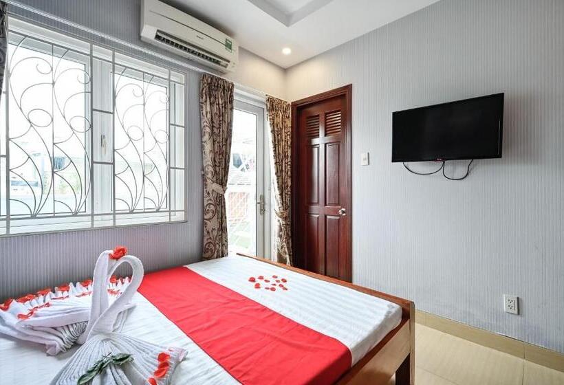 Fotos del hotel Reddoorz Plus Near Hoang Van Thu Park:  2