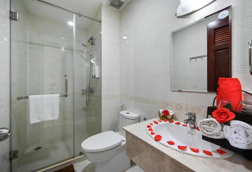 Fotos del hotel Reddoorz Plus Near Hoang Van Thu Park:  3