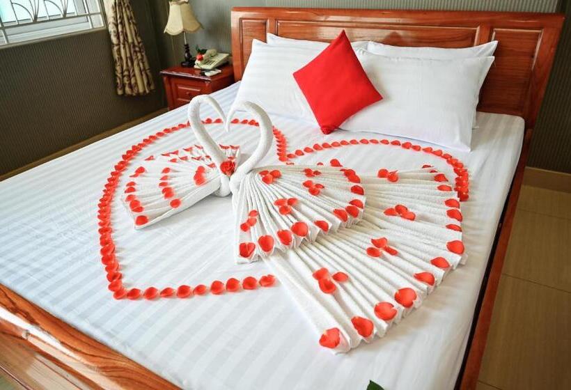 Fotos del hotel Reddoorz Plus Near Hoang Van Thu Park:  9