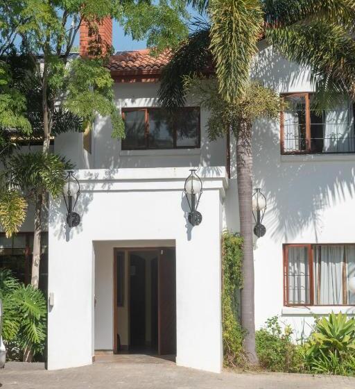 Fotos del hotel Aanmani Rose Guesthouse:  2