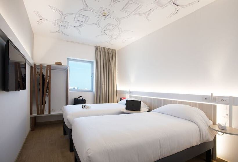 Ibis Casablanca Abdelmoumen