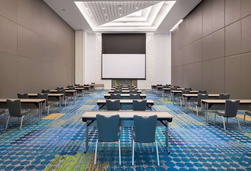 Fotos del hotel Radisson Red Dubai Silicon Oasis:  3