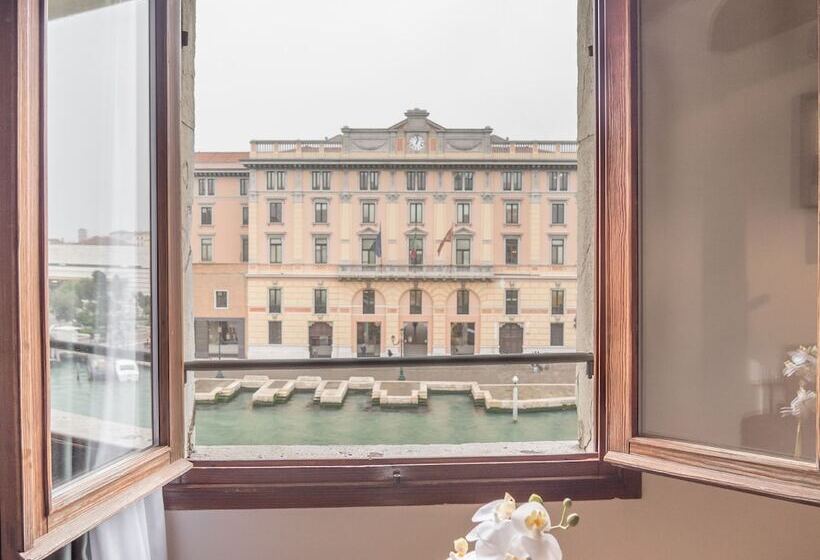 Fotos del hotel Grand Canal Suites:  25