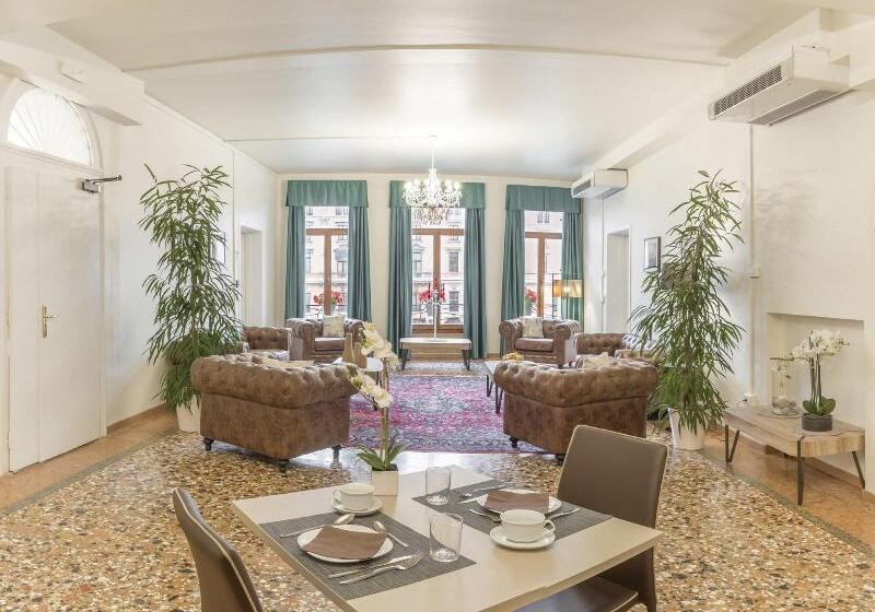 Fotos del hotel Grand Canal Suites:  11