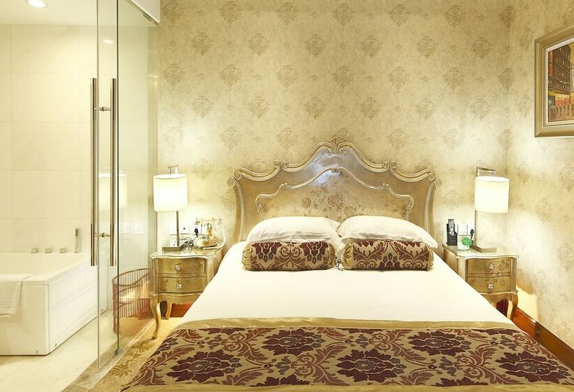 Fotos del hotel Zhenbao Holiday  Nanjing Yuhua:  4