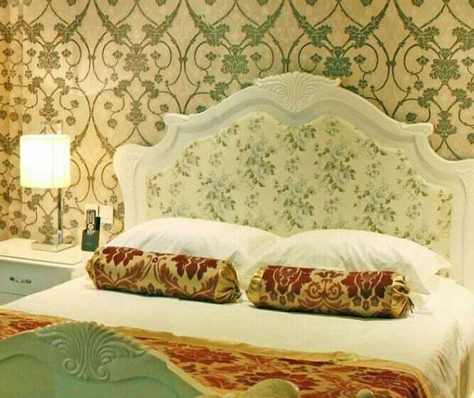 Fotos del hotel Zhenbao Holiday  Nanjing Yuhua:  6