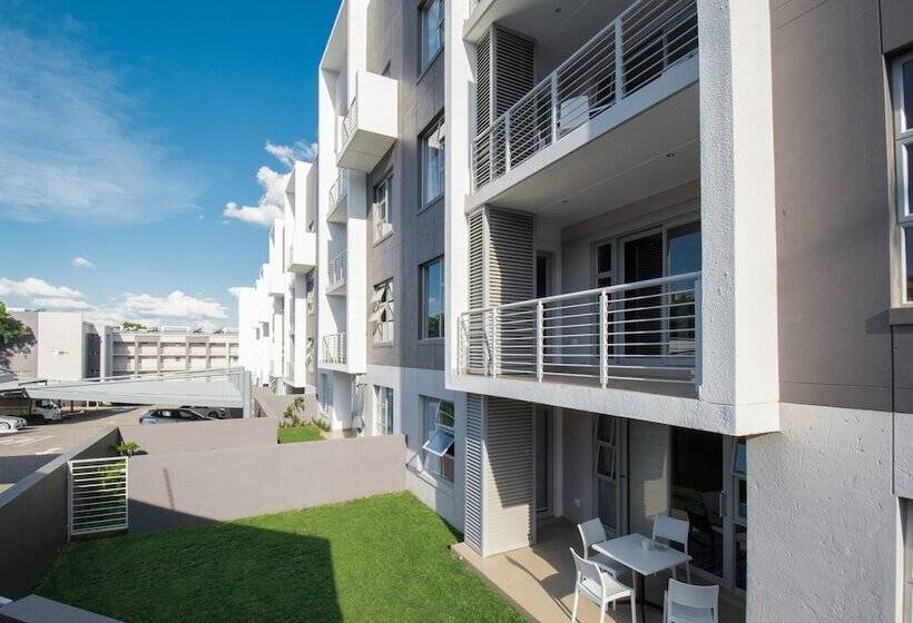 Fotos del hotel Insignia Luxury Apartments:  2