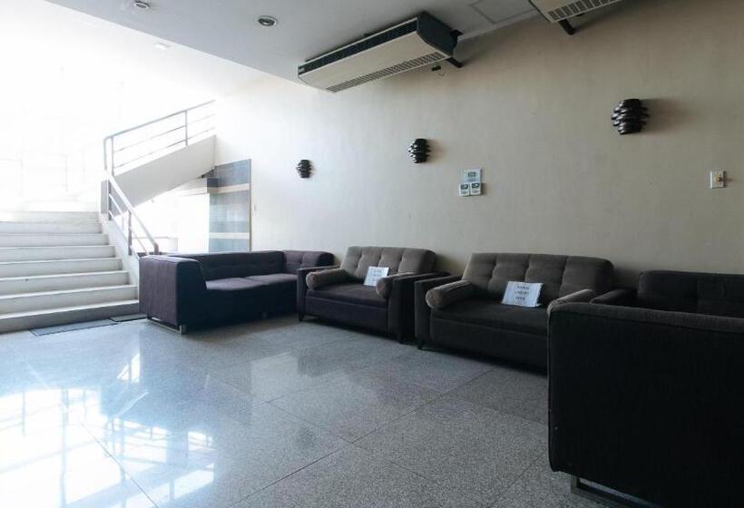 Fotos del hotel Reddoorz Plus @ E Rodriguez Corner Banawe:  24