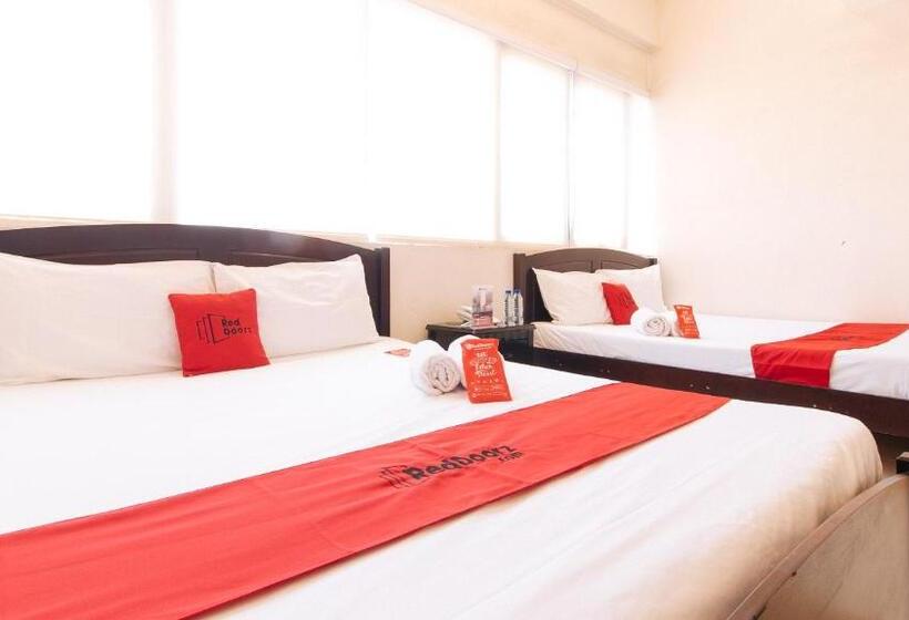 Fotos del hotel Reddoorz Plus @ E Rodriguez Corner Banawe:  15