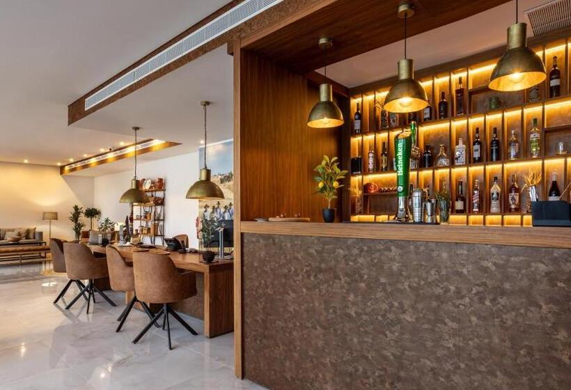 Fotos del hotel Selina Evora:  2