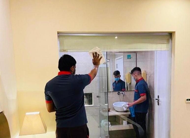 Fotos del hotel Oyo Premium Naraina 2:  3