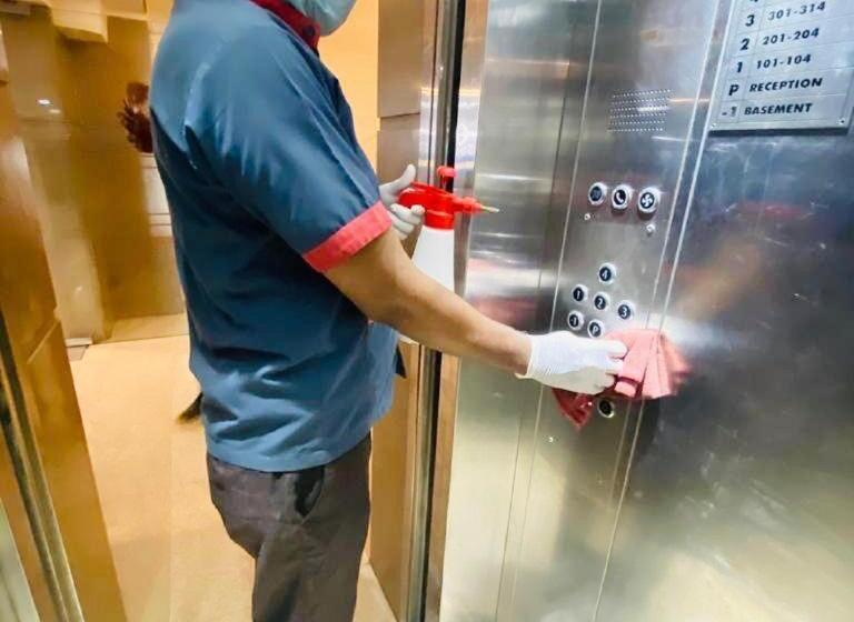 Fotos del hotel Oyo Premium Naraina 2:  14