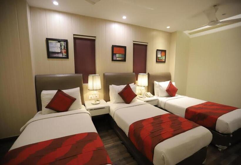 Fotos del hotel Oyo Premium Naraina 2:  7