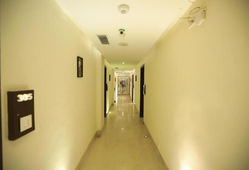 Fotos del hotel Oyo Premium Naraina 2:  2