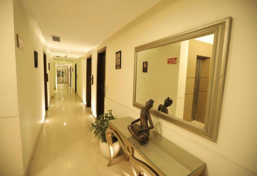 Fotos del hotel Oyo Premium Naraina 2:  11