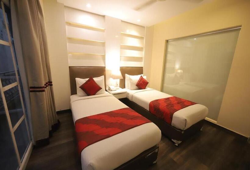 Fotos del hotel Oyo Premium Naraina 2:  25