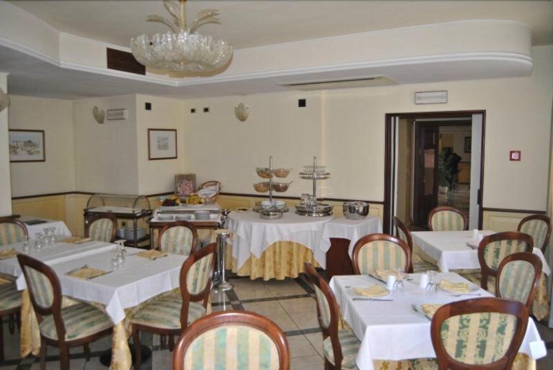 Fotos del hotel Stella 2000:  13