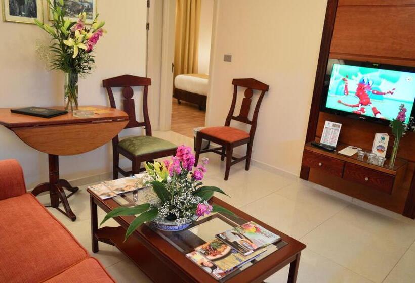 Fotos del hotel Comfort Hotel Suites:  22