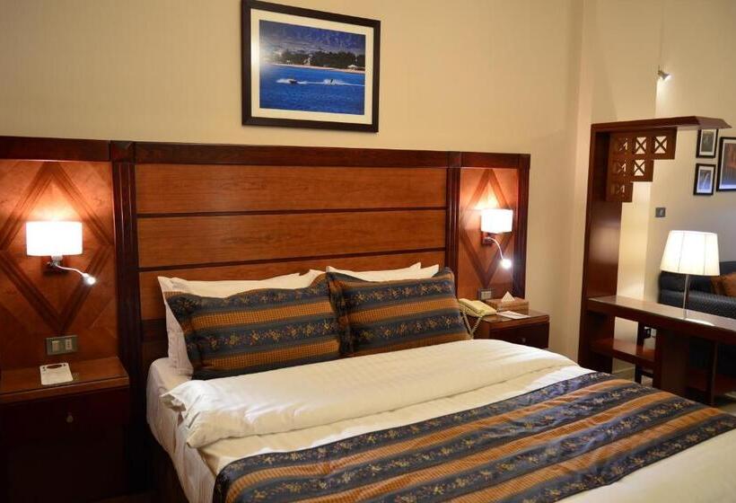 Fotos del hotel Comfort Hotel Suites:  6