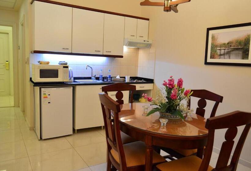 Fotos del hotel Comfort Hotel Suites:  3