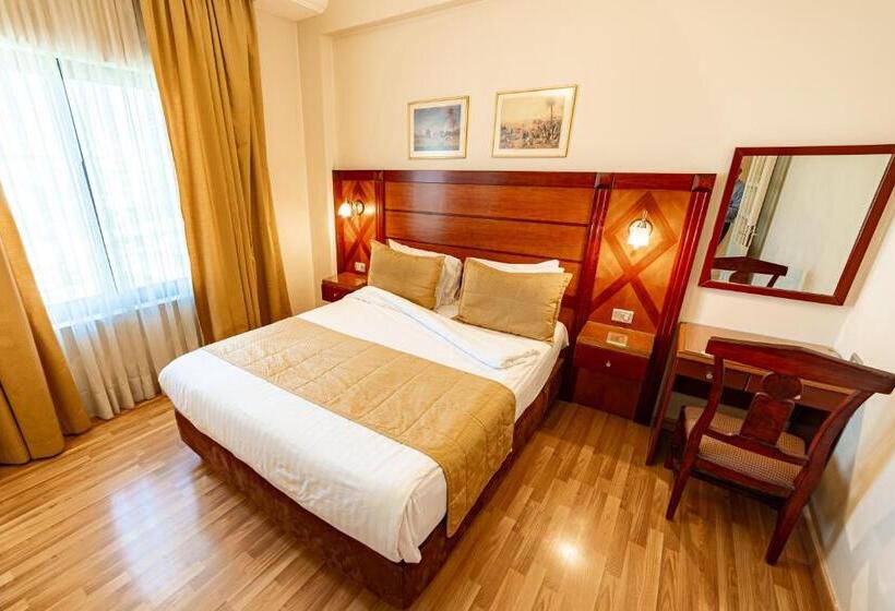 Fotos del hotel Comfort Hotel Suites:  16