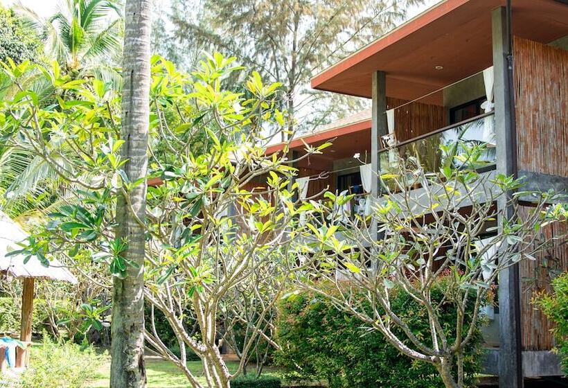 Fotos del hotel Long Beach Chalet:  10