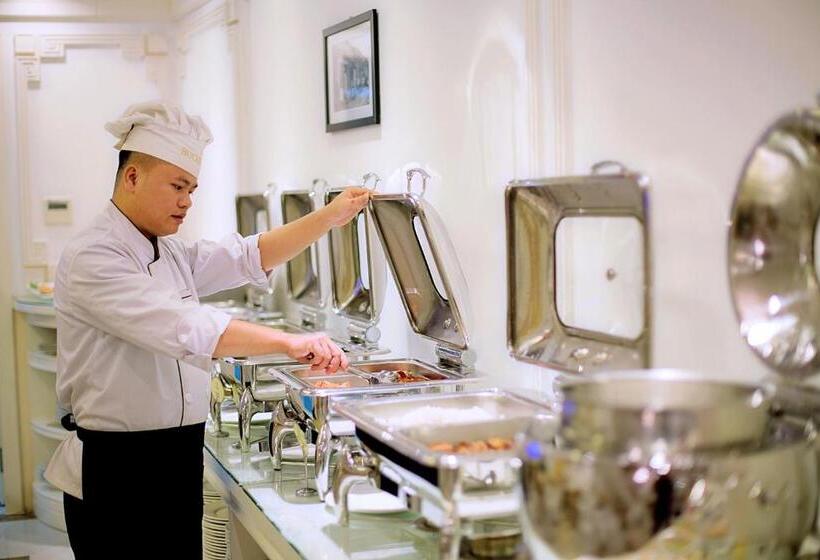 Fotos del hotel New Era  & Villa:  18