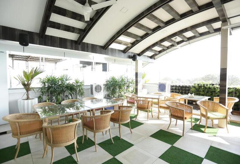 Fotos del hotel Treebo Trend Daksh Residency:  7