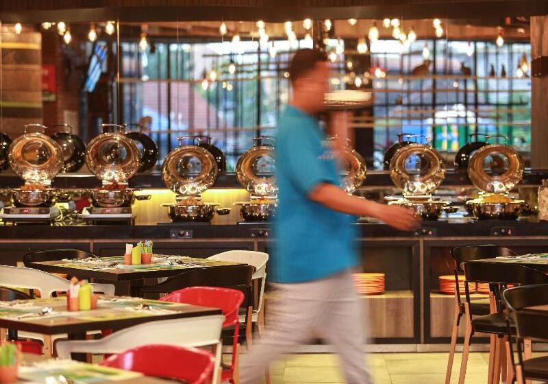 Fotos del hotel Ibis Styles Makassar Sam Ratulangi:  11