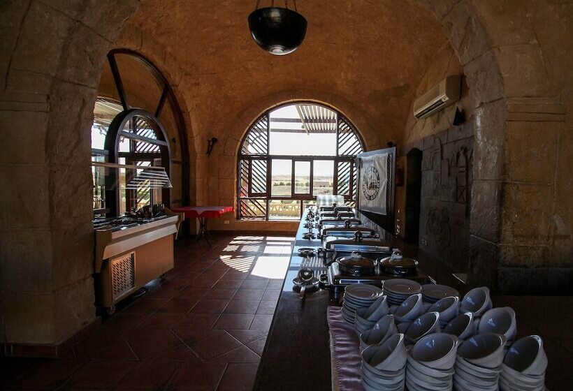 Marsa Nakari Village