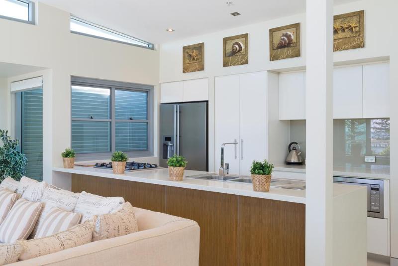 Fotos del hotel Proximity Waterfront Apartments:  5