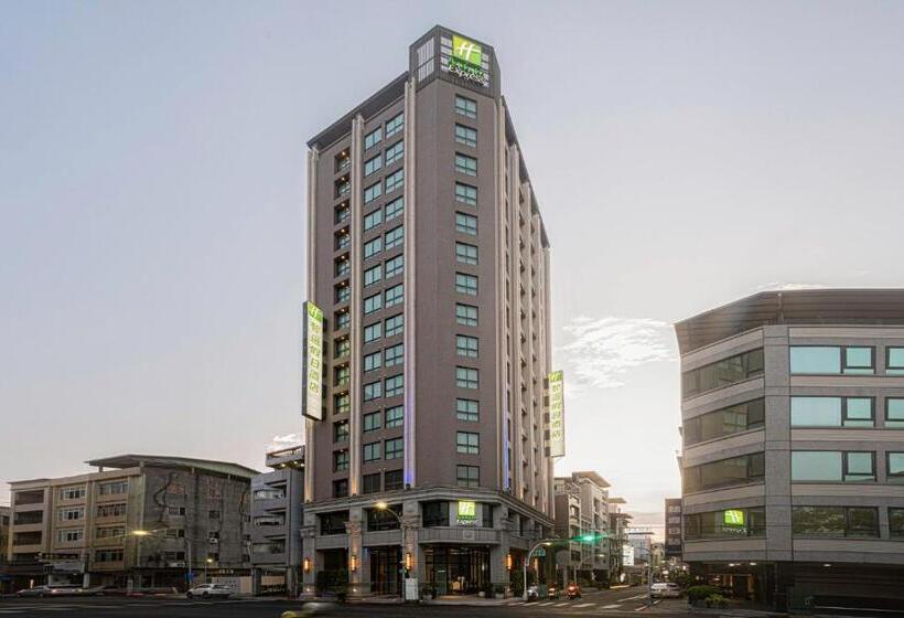 Fotos del hotel Holiday Inn Express Kaohsiung Love River, An Ihg:  14