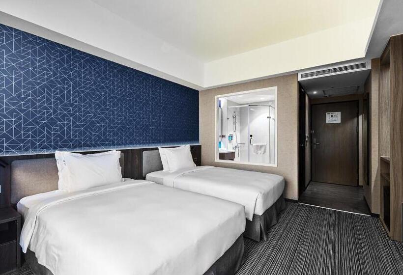 Holiday Inn Express Kaohsiung Love River, An Ihg