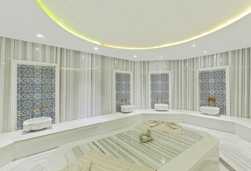 Fotos del hotel Euphoria Batumi Convention & Casino:  12