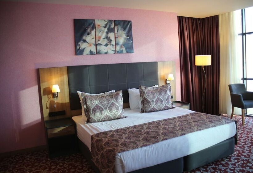 Fotos del hotel Euphoria Batumi Convention & Casino:  2